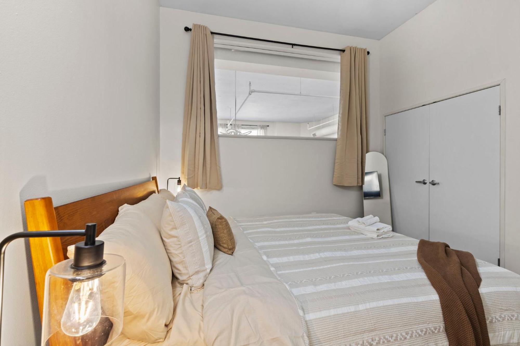 Indy Urban Stay - Skywalk - Sleeps 8 - Downtown - Stadium Indianapolis Extérieur photo